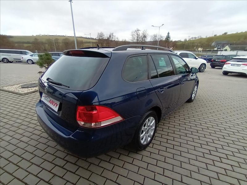 Volkswagen Golf 1,2 TSI,KLIMA,VÝHŘEV,SERVISKA - fotka 5 z 40