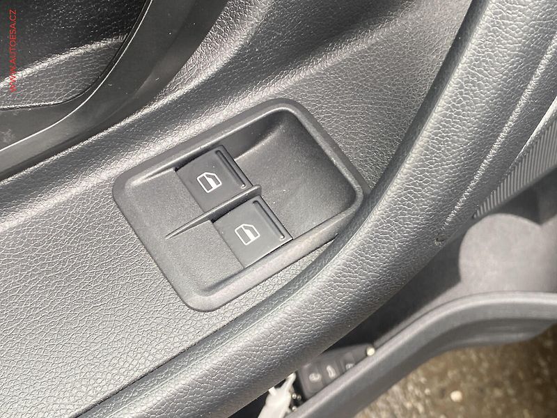 Škoda Fabia (2012) 1.2 TSi, Ambition, šíbr, - fotka 11 z 17