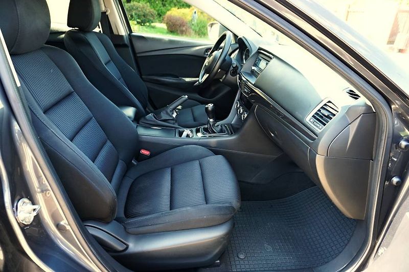 Mazda 6 (2013) 6 2.0 107 kW - fotka 19 z 46