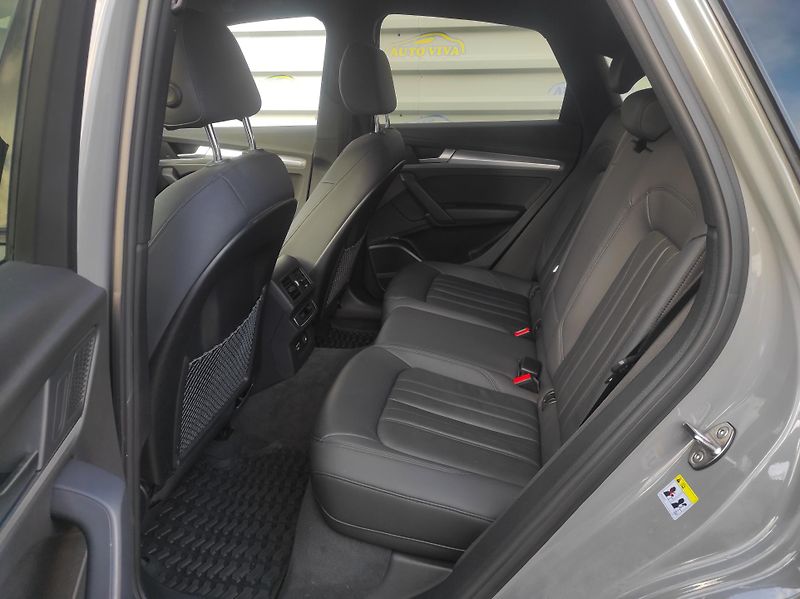 Audi Q5 2,0TFSi 195kW,Sportback, 4x4 - fotka 14 z 63