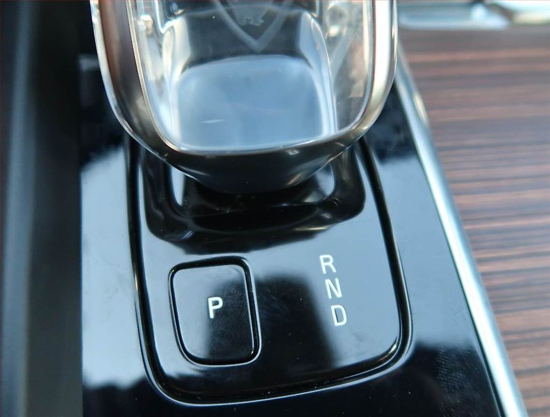 Volvo XC60 (2021) Momentum D5 AWD - fotka 12 z 14