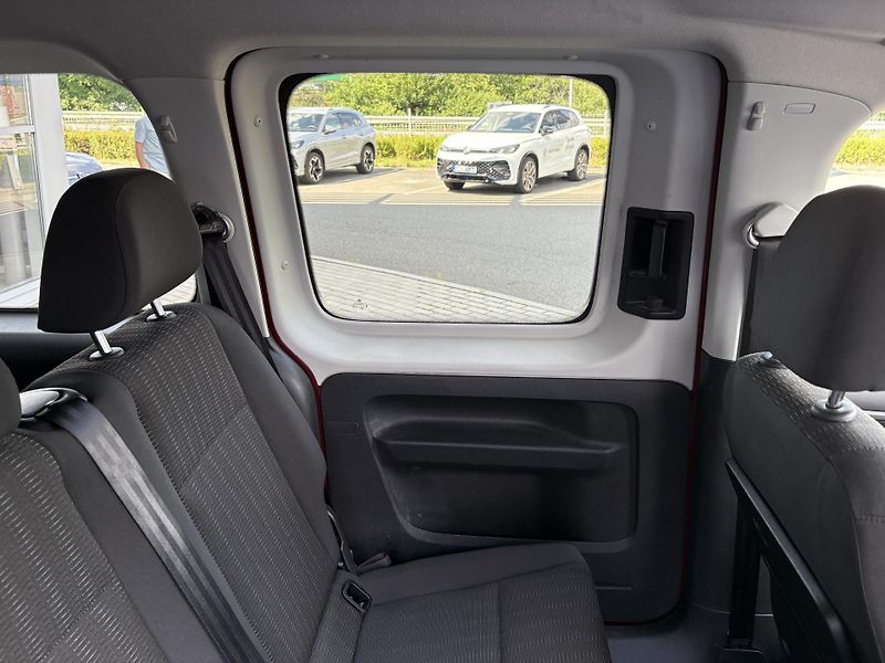 Volkswagen Caddy 2.0 TDI COMFORTLINE 75 kW M5F - fotka 20 z 27