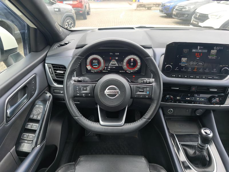 Nissan Qashqai 2021 ČR 1.3 DIG-T 116kW TEKNA+ - fotka 6 z 39