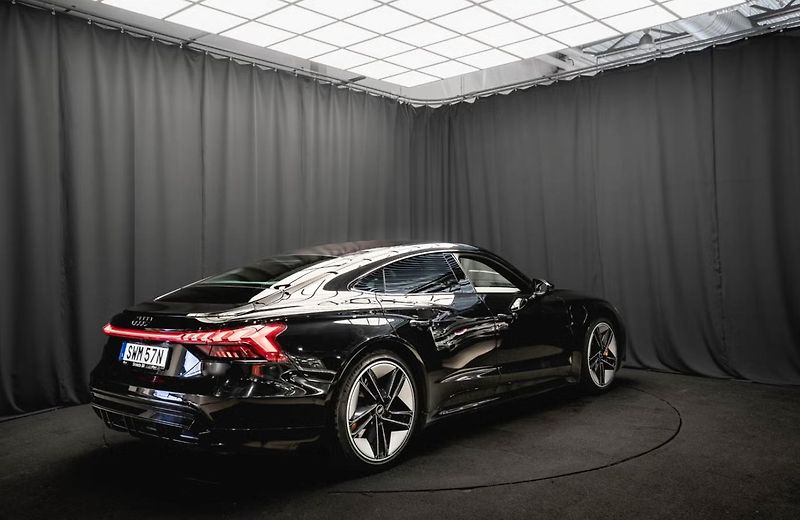 Audi e-tron GT Q SoH 92% 360k HuD Vzduch Pano - fotka 6 z 20