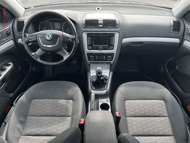 Škoda Octavia (2012) 1.6 TDi, 2.maj,ČR, servis - fotka 8 z 19