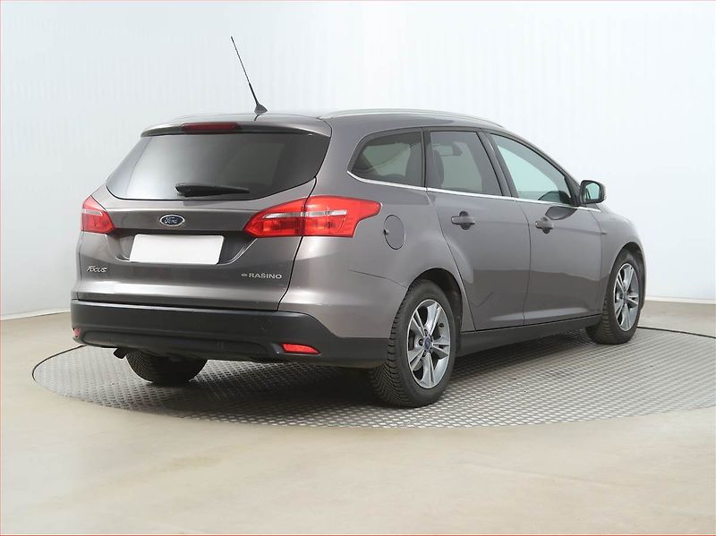 Ford Focus (2015) 1.5 TDCi, Tempomat - fotka 5 z 14