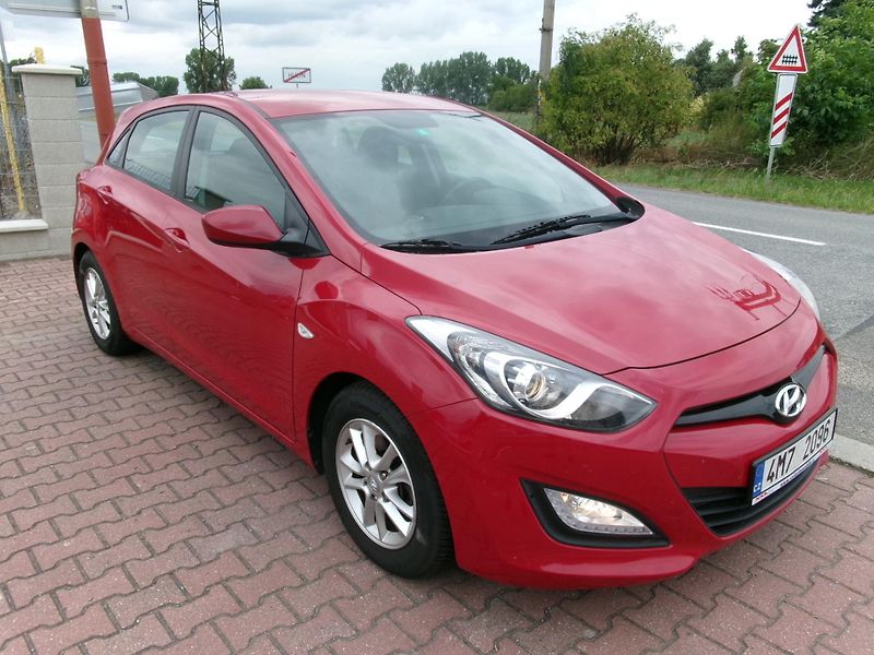 Hyundai i30 (2012) 1,6 16V KLIMA TEMP ČR - fotka 3 z 26