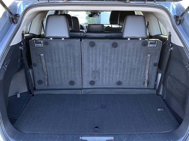 Toyota Highlander 2.5HSD, ČR-1m, Comfort, tažné - fotka 37 z 41