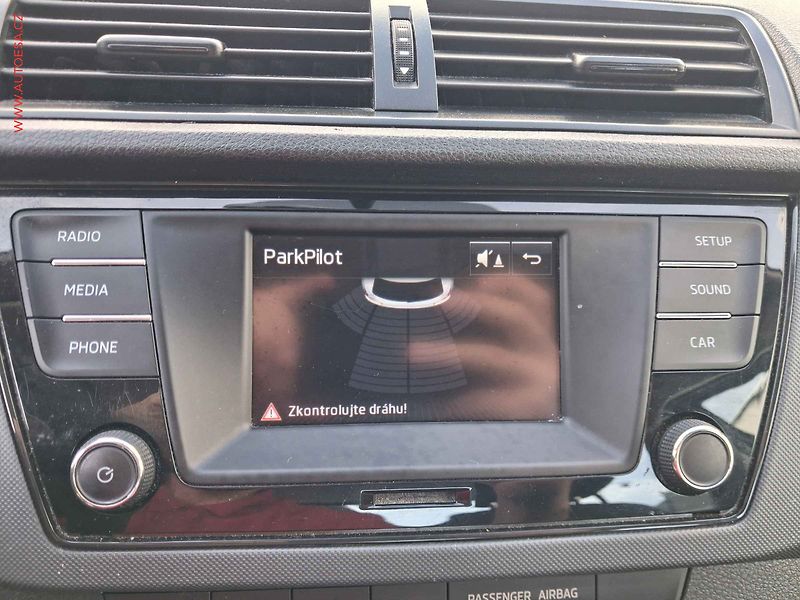 Škoda Fabia (2016) 1.0 MPi, Cool Edition, park. - fotka 17 z 17