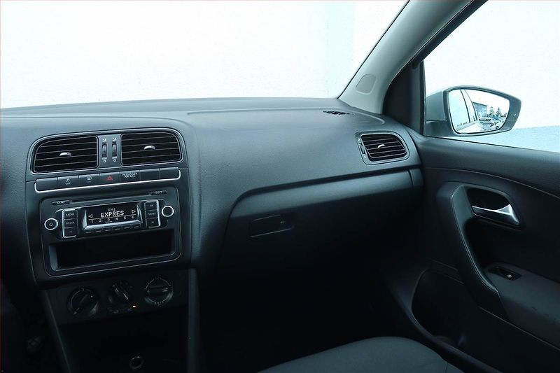 Volkswagen Polo (2011) 1.2 12V, nová STK - fotka 8 z 15