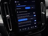 Volvo XC40 B4 DARK PLUS CZ 1.maj - náhled 38