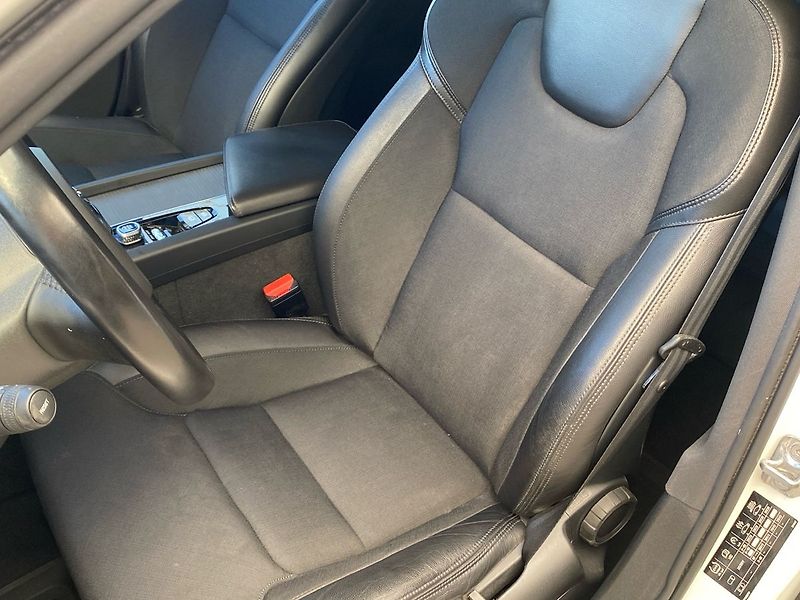 Volvo V60 D3 AWD MOM PRO - fotka 6 z 26