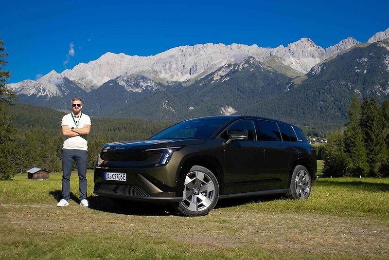 Matěj Myška testuje Škodu Peaq.