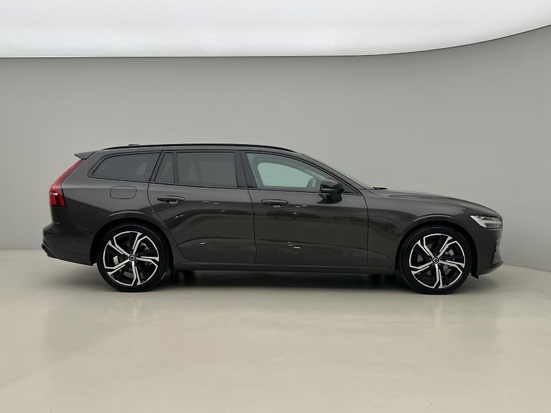 Volvo V60 B4 DARK PLUS AUT - fotka 10 z 45