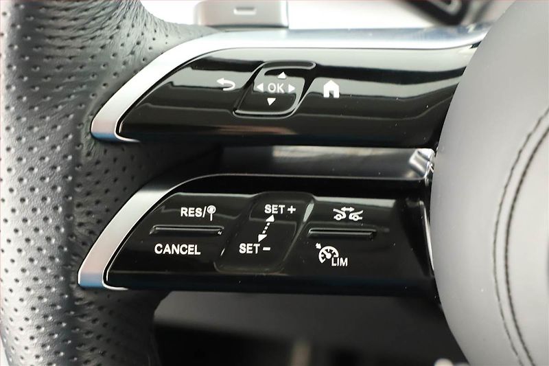 Mercedes-Benz GLE (2024) 300 d 4MATIC, Vzduch, Tažné - fotka 24 z 30