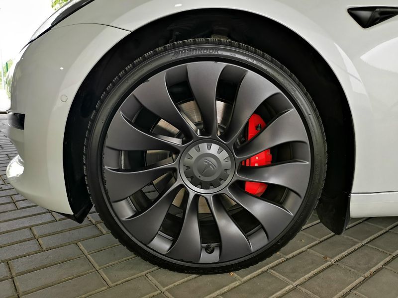 Tesla Model 3 (2021) 377KW Performance 39tkm DPH  - fotka 21 z 28