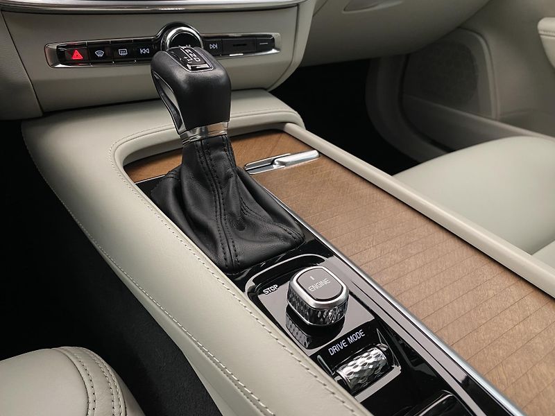 Volvo S90 T6 AWD   REZERVACE - fotka 26 z 40