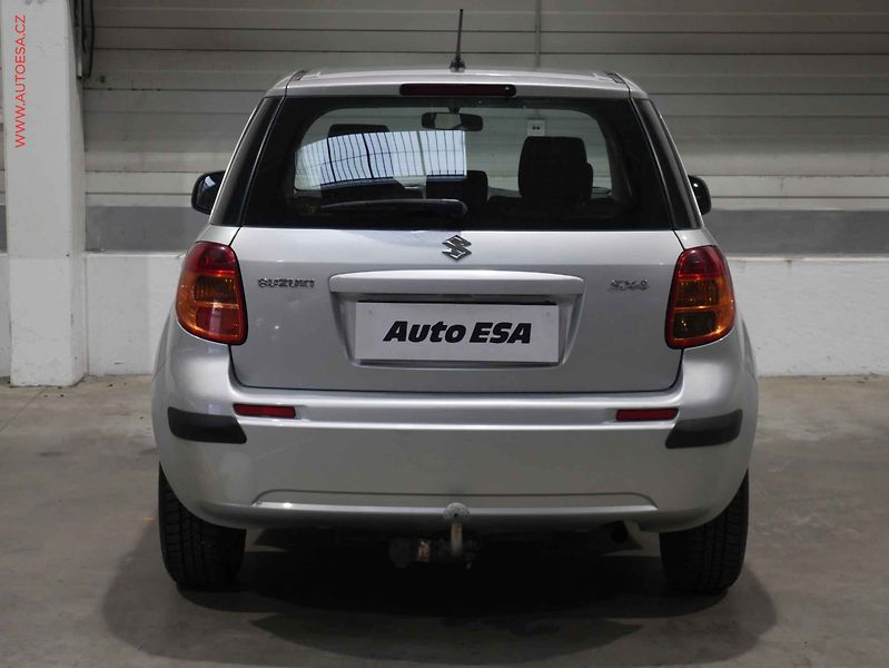 Suzuki SX4 (2007) 1.6i, ČR, AC, TZ - fotka 5 z 16