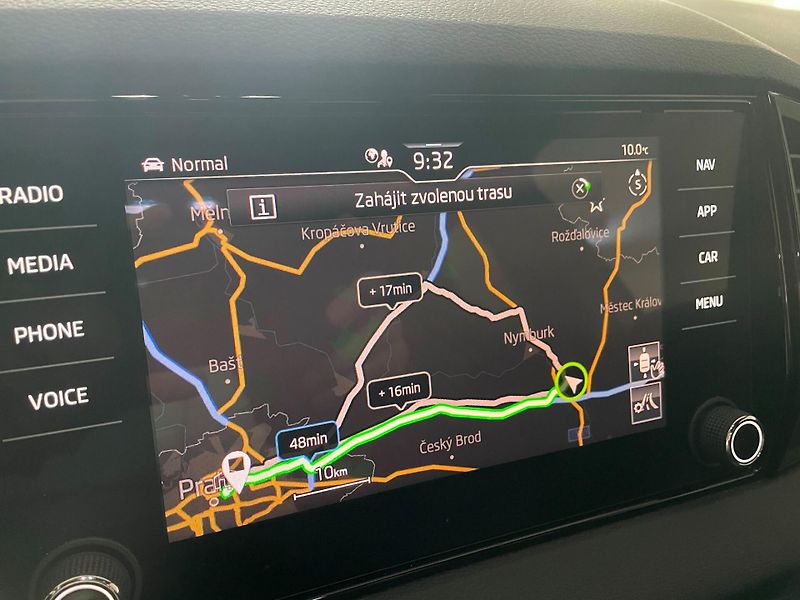 Škoda Karoq (2021) Sportline 1.5 TSI 110kW DSG - fotka 23 z 30