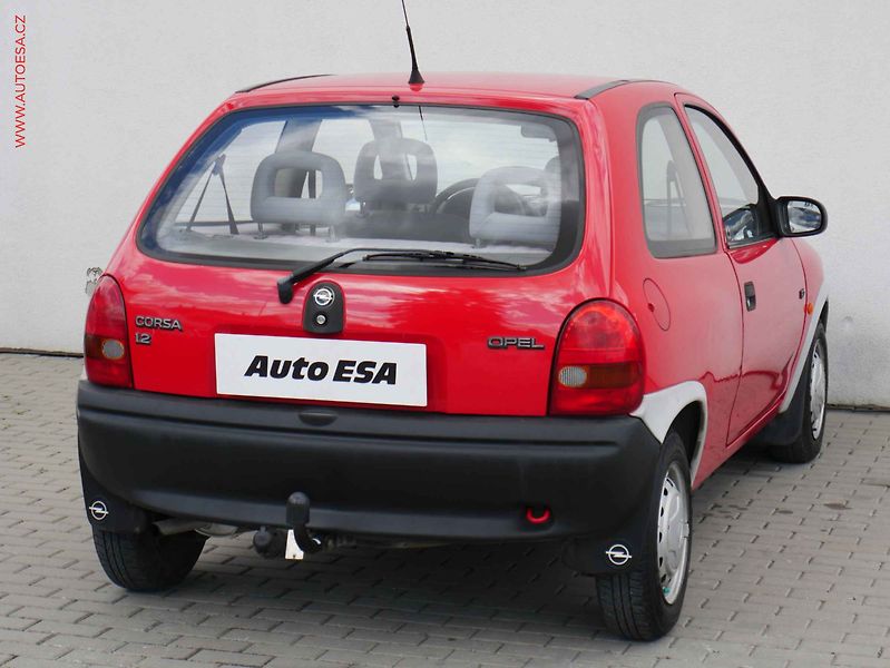 Opel Corsa (1996) 1.2i, 1.maj,ČR, TZ - fotka 4 z 13
