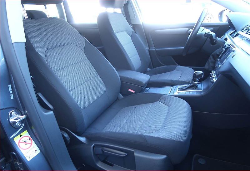 Volkswagen Passat (2012) 2.0 TDI, Automat - fotka 9 z 18