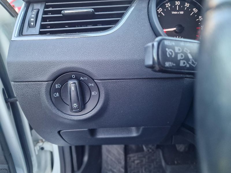 Škoda Octavia 1,6TDI 81KW JOY NAVI - fotka 17 z 19