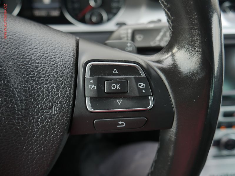 Volkswagen Passat (2013) 2.0 TDi 4x4, ČR, DSG, kůže - fotka 13 z 23