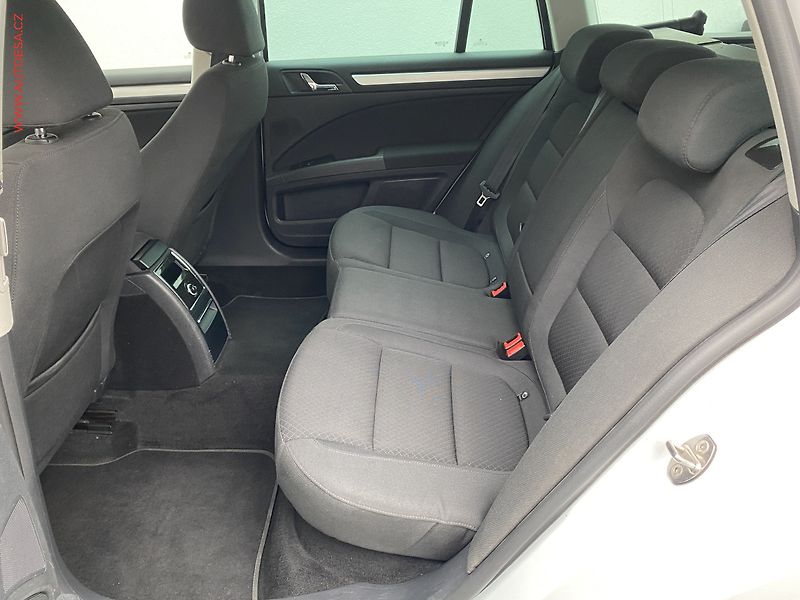Škoda Superb (2015) 2.0 TDi, Ambition, DSG, navi - fotka 10 z 19