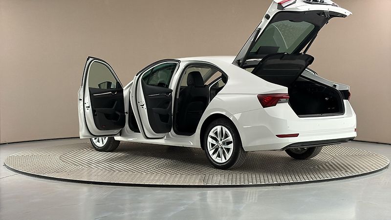 Škoda Octavia 2.0 TDI Style - fotka 7 z 27