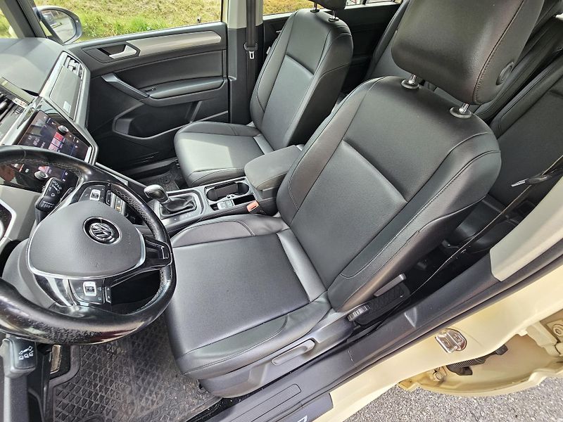 Volkswagen Touran (2017) 2.0TDI DSG - fotka 8 z 19