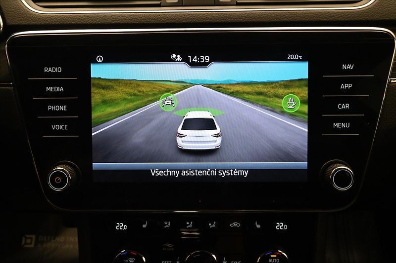 Škoda Superb 2,0 TDI 110kW DSG Style Záruka - fotka 19 z 33