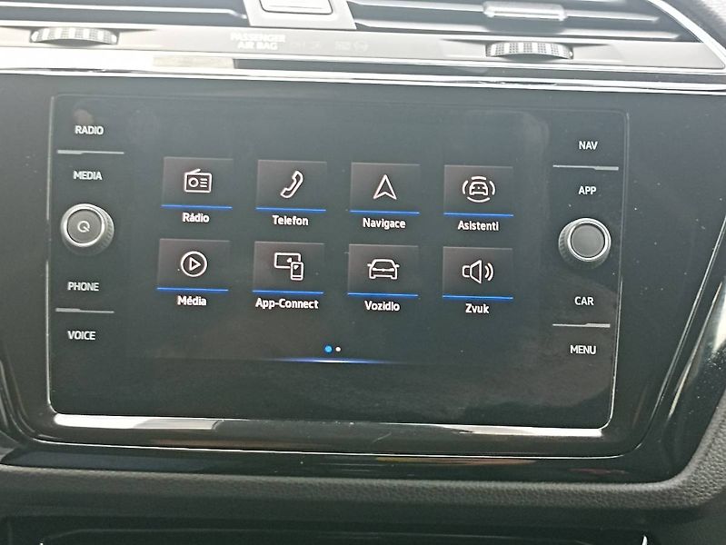 Volkswagen Touran (2022) 1.5TSI Highline Webasto Matrix - fotka 6 z 35