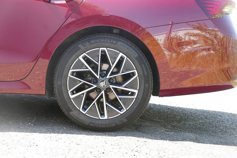 Škoda Octavia (2025) 1.5 TSI 85 kW M6° Top Selectio - fotka 29 z 34