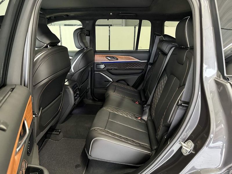 Jeep Grand Cherokee (2024) SUMMIT RESERVE 4xe - fotka 11 z 15