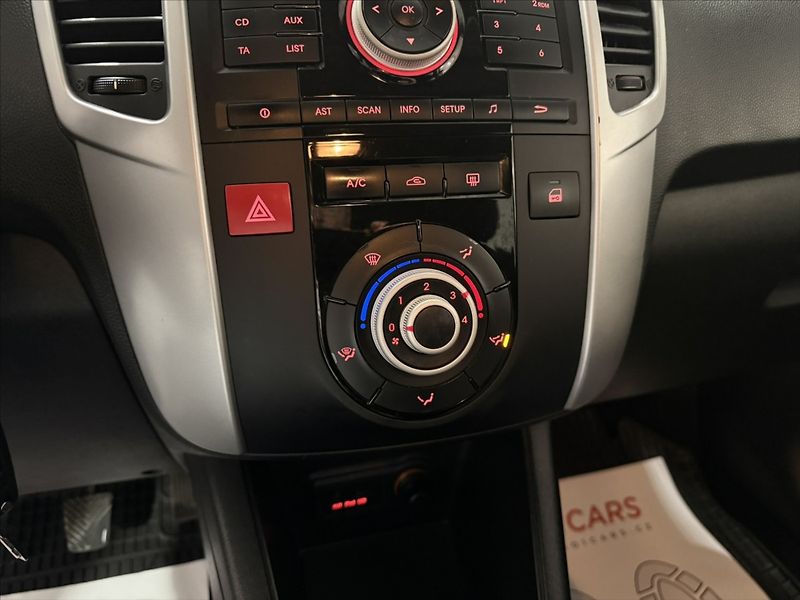 Kia Venga 1,4   i KLIMA NOVÉ ROZVODY - fotka 14 z 30