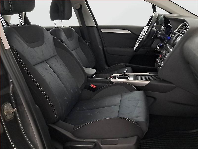 Citroën C4 (2012) 1.6 HDi, Automat, Tempomat - fotka 9 z 17