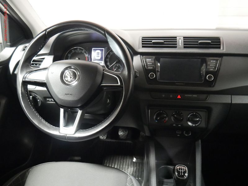 Škoda Fabia (2019) 1.0 TSi, ČR, AC, tempo, park - fotka 13 z 18