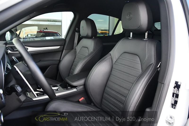 Alfa Romeo Stelvio 2.2 Diesel 16V 154kW Veloce Q4 - fotka 11 z 44