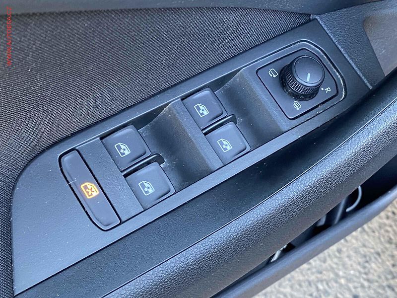 Škoda Scala (2020) 1.5 TSi, Style, DSG, kamera - fotka 11 z 19