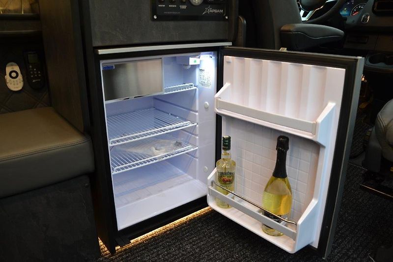 Mercedes-Benz  317 9G Camper - vestavba - fotka 41 z 58