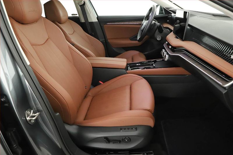 Škoda Superb (2025) 2.0 TDI, Lautrin&Klement - fotka 7 z 21