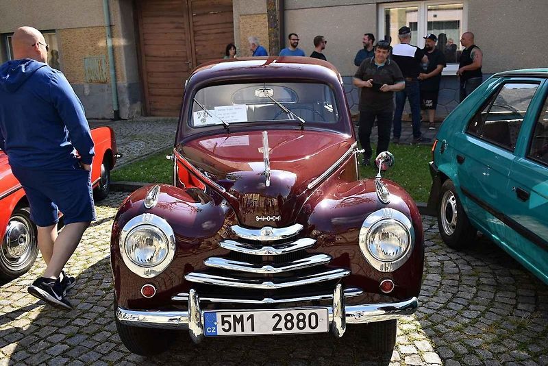 Nablýskaní veteráni projížděli v sobotu celým jihem Prostějovska. Konala se zde tradiční Veterán rallye. 17.6. 2023