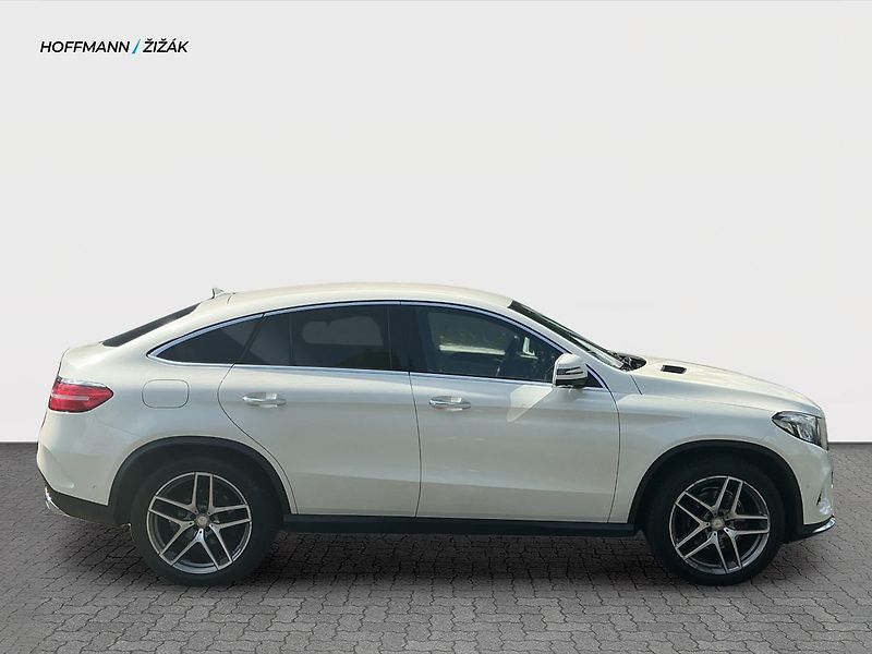 Mercedes-Benz GLE 350 d AMG 4MATIC - fotka 4 z 25