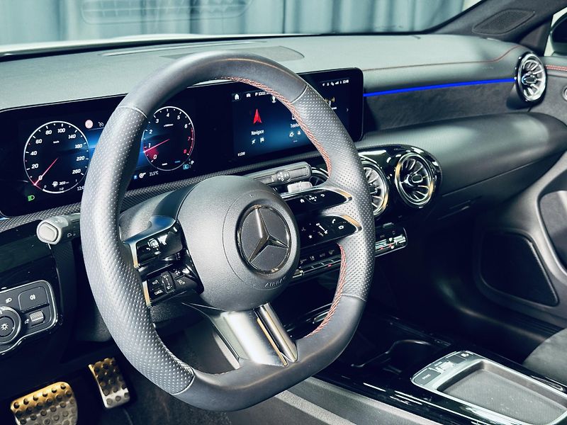 Mercedes-Benz CLA (2023) 180*AMG*KEYLESS*KAMERA*CZ - fotka 16 z 40