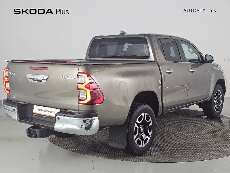 Toyota Hilux (2025) 2.8 D-4D 204k 6AT EXECUTIVE TA - fotka 2 z 33