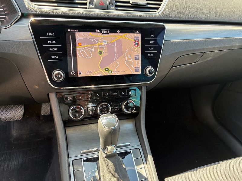Škoda Superb 2.0 TDi 147 kW-FACE LIFT-STYLE - fotka 12 z 29