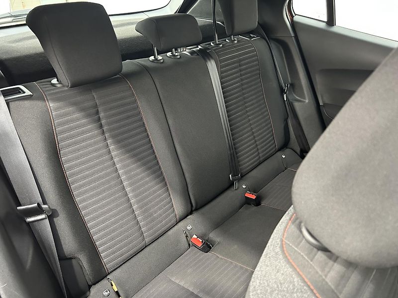 Peugeot 2008 1.2 PureTech Active - fotka 14 z 27