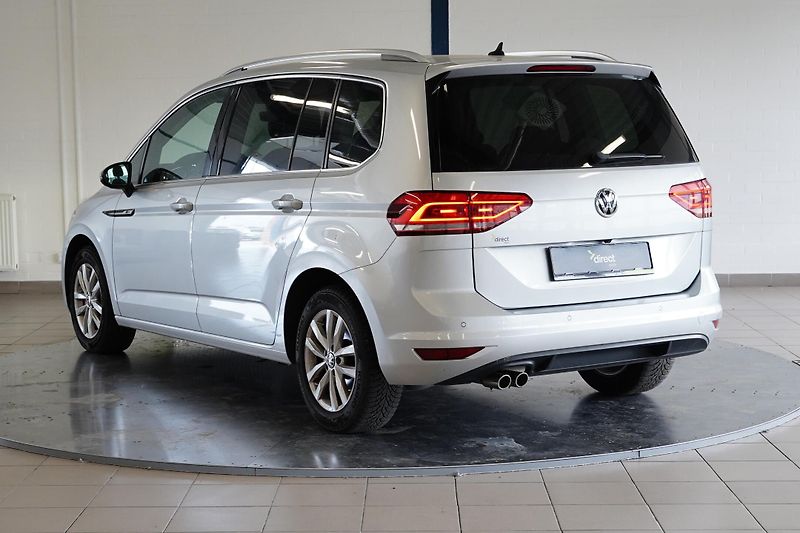 Volkswagen Touran - fotka 7 z 25
