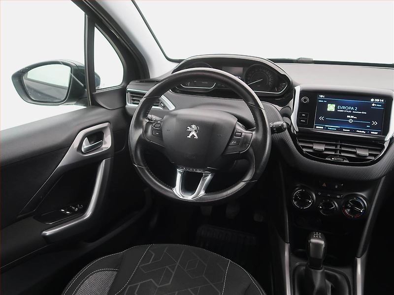 Peugeot 2008 (2018) 1.2 PureTech, ČR,1.maj - fotka 7 z 19