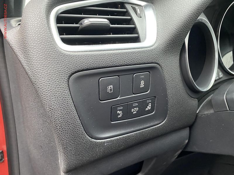 DS Automobiles DS4 (2016) 1.2 PT - fotka 16 z 18